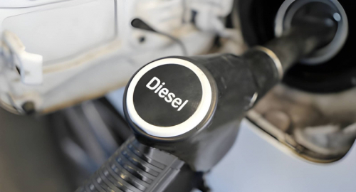 Caro carburanti, gasolio fino a 2,70 euro: torna l�allarme accise